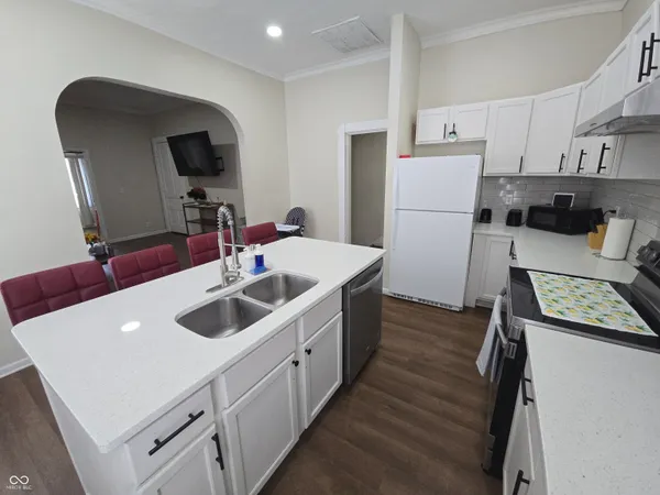 $2,200 | 1728 North Delaware Street, Indianapolis, IN 46202