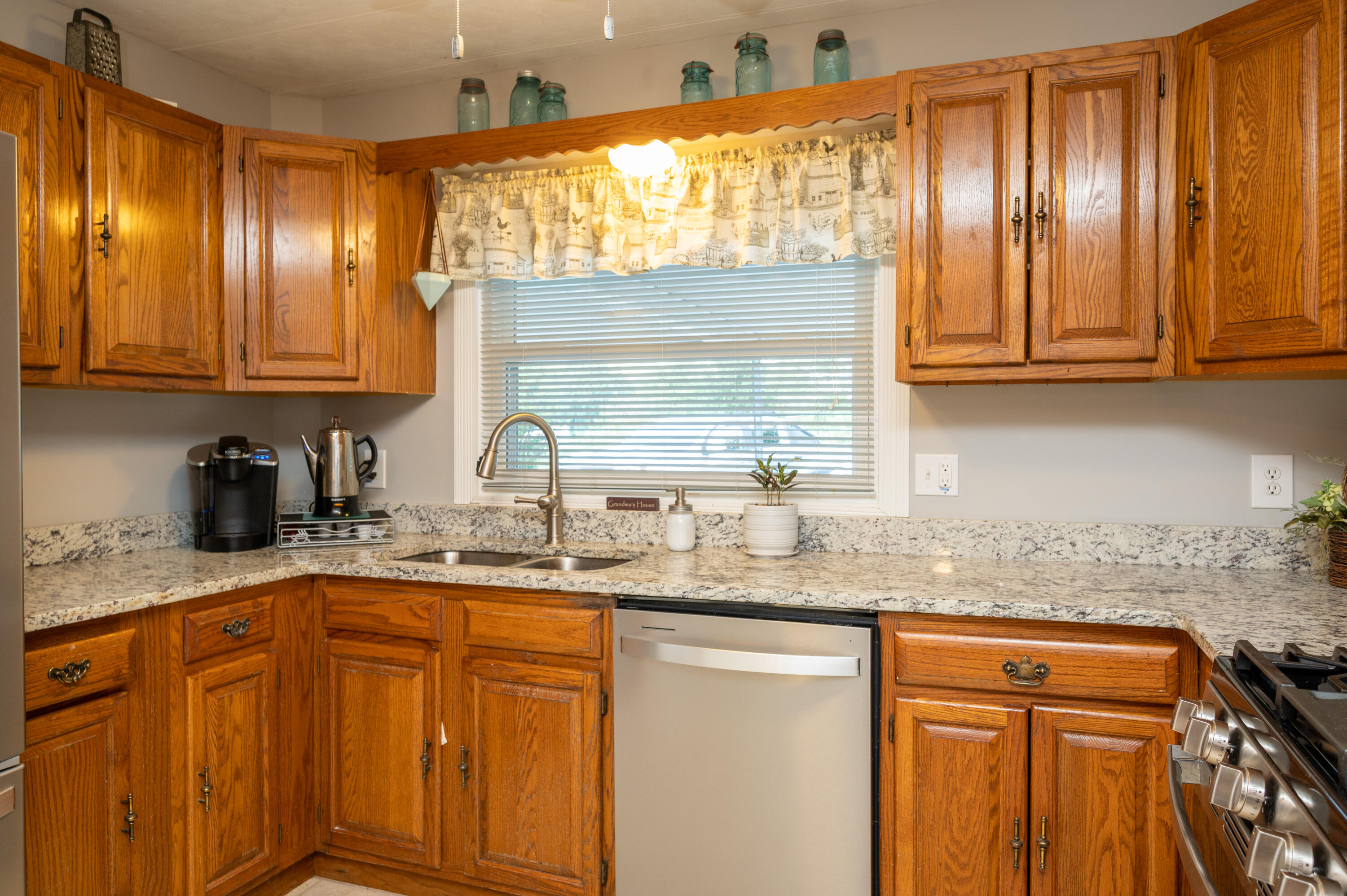 596 Mitchell Road Kingsport, TN 37663 - Photo 6 of 62 Mitchell Rd-24