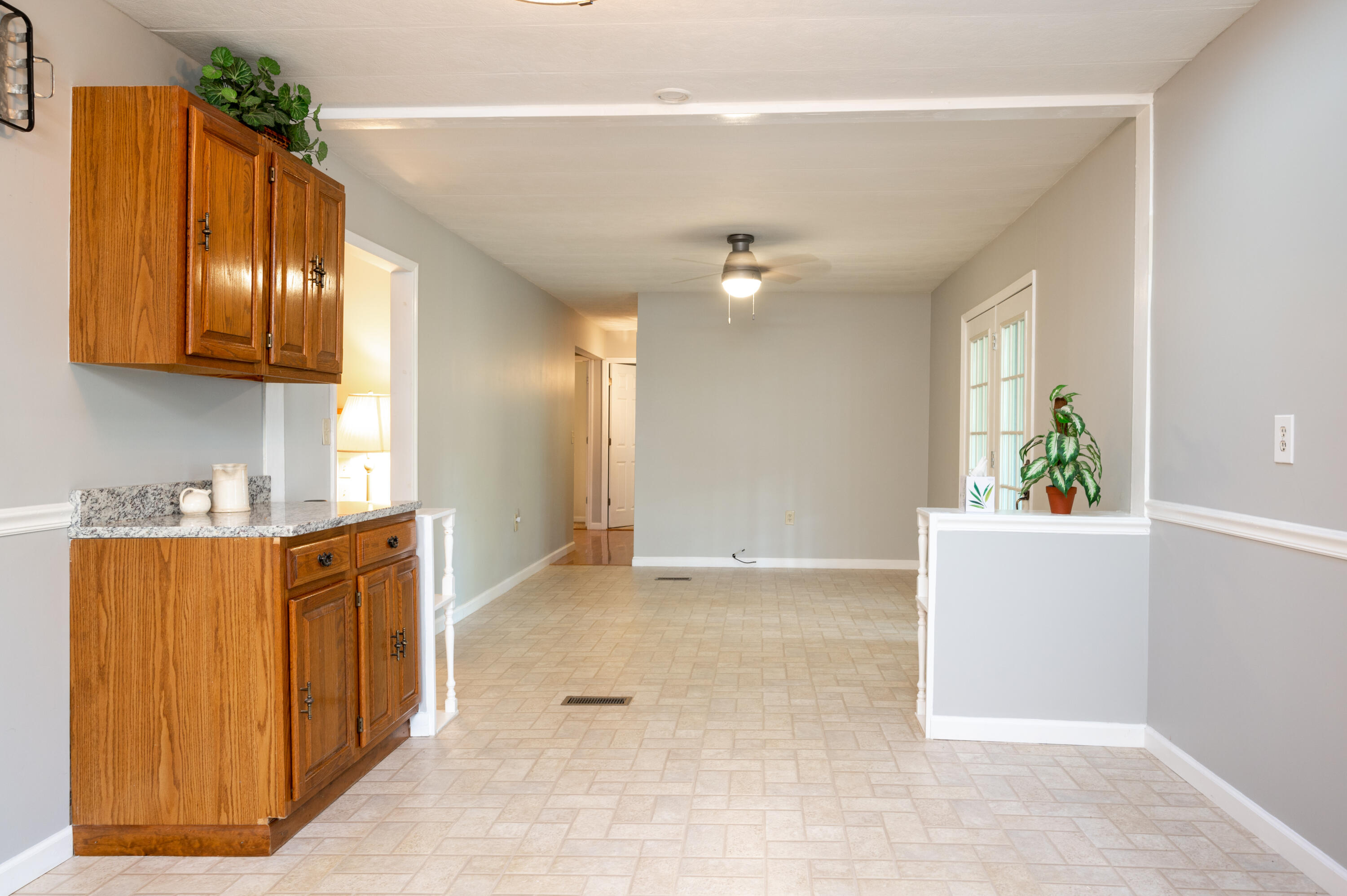 596 Mitchell Road Kingsport, TN 37663 - Photo 8 of 62 Mitchell Rd-25
