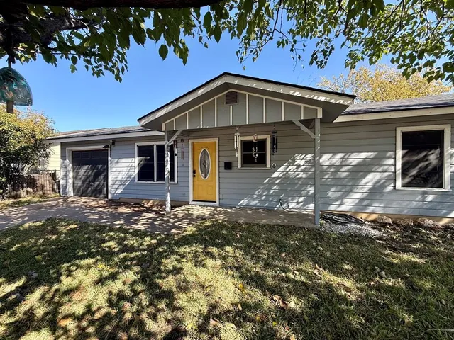 $215,000 | 516 Northwest Renfro Street, Burleson, TX 76028