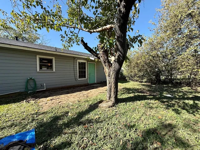 $215,000 | 516 Northwest Renfro Street, Burleson, TX 76028