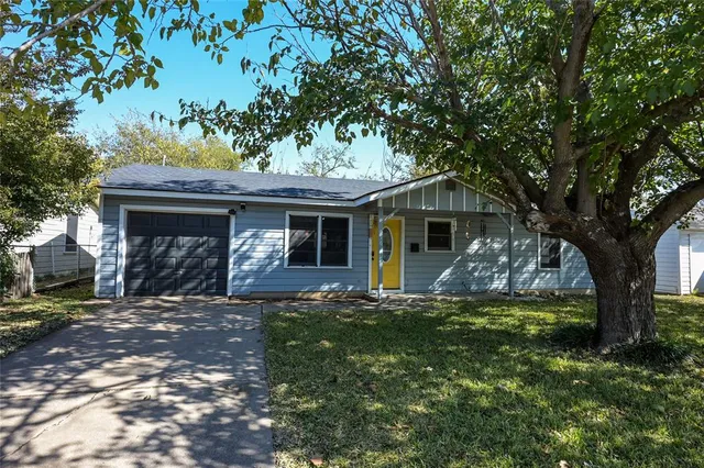 $215,000 | 516 Northwest Renfro Street, Burleson, TX 76028