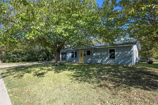 $215,000 | 516 Northwest Renfro Street, Burleson, TX 76028
