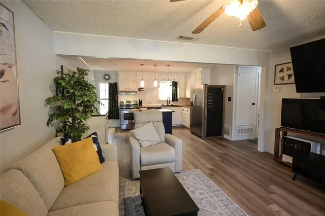 $215,000 | 516 Northwest Renfro Street, Burleson, TX 76028