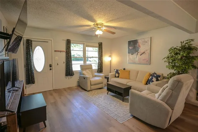 $215,000 | 516 Northwest Renfro Street, Burleson, TX 76028