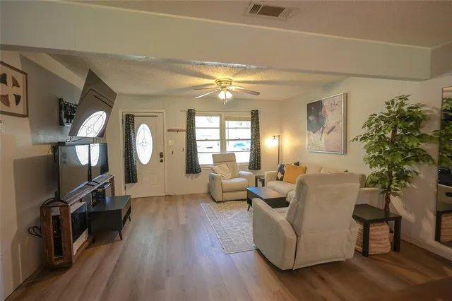 $215,000 | 516 Northwest Renfro Street, Burleson, TX 76028