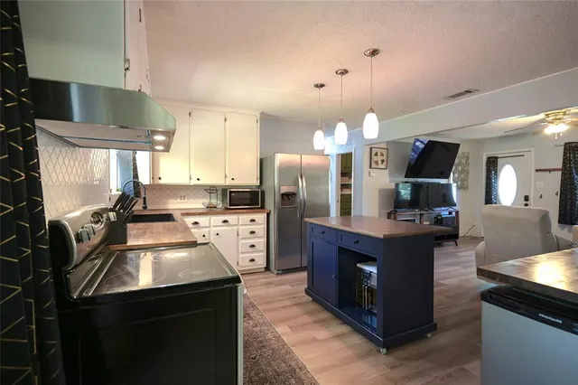 $215,000 | 516 Northwest Renfro Street, Burleson, TX 76028