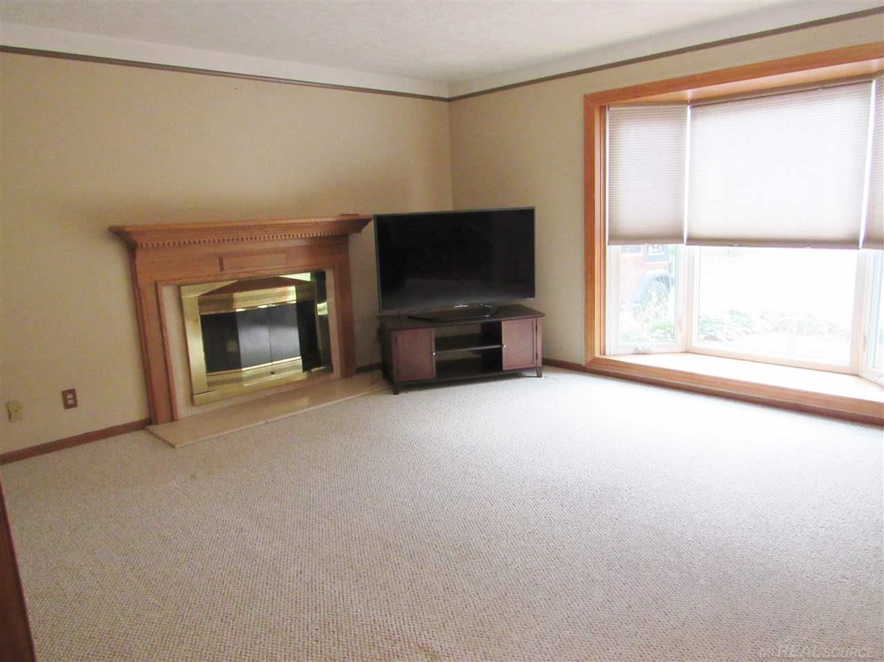 53550 Ridge Road New Baltimore, MI 48047 - Photo 10 of 26 31368406-9.JPG