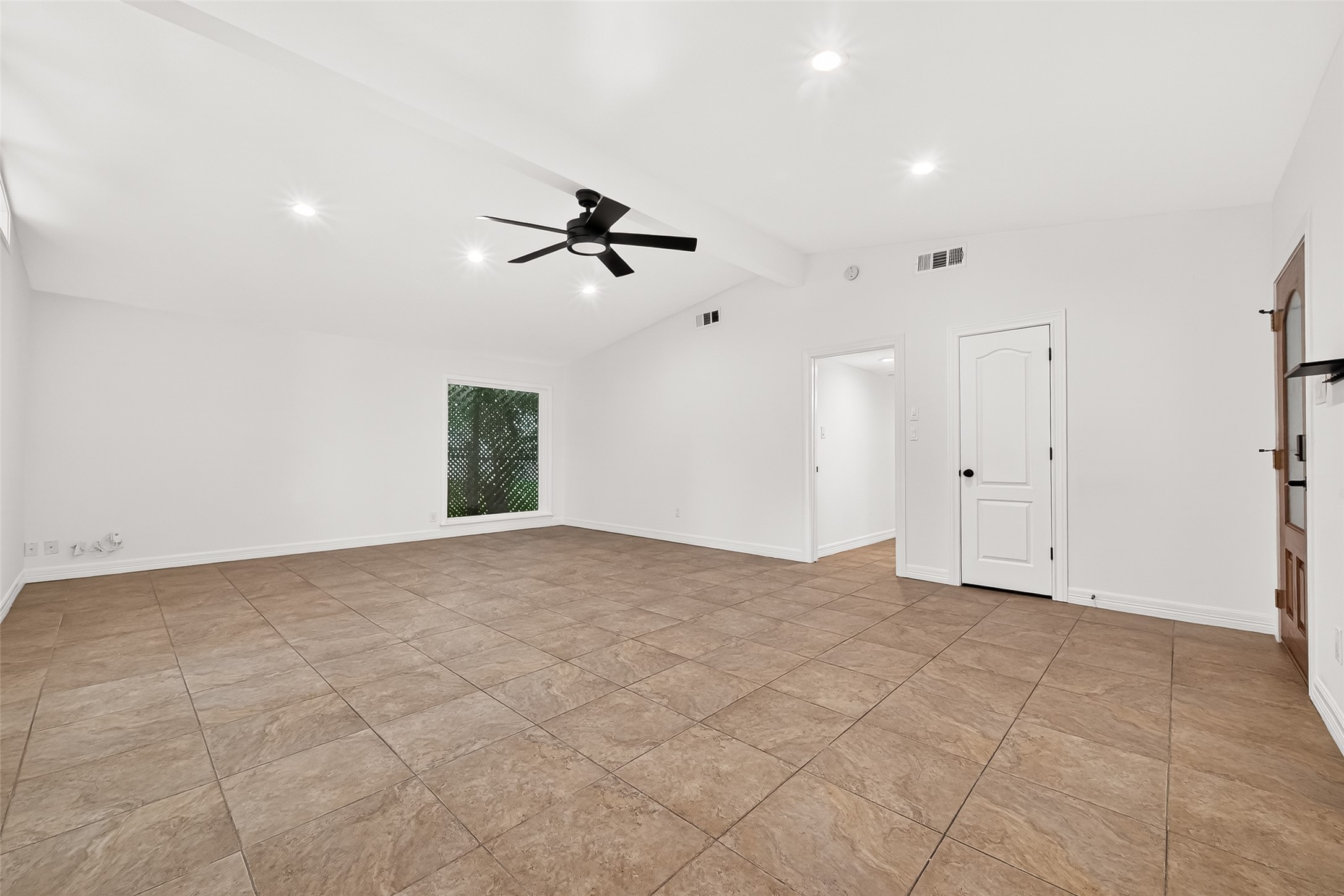 5422 Hummingbird Street Houston, TX 77096 - Photo 15 of 46
