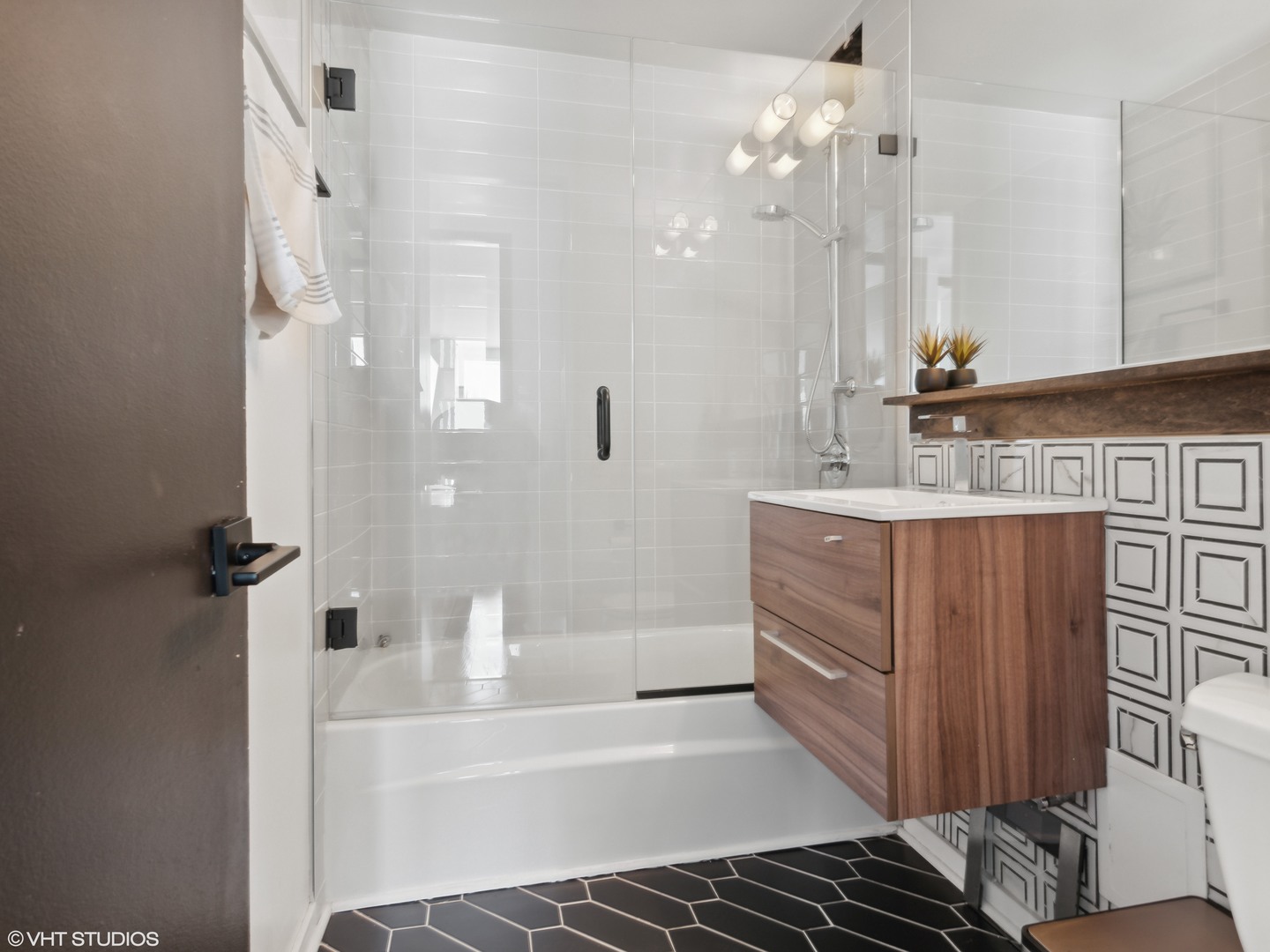 655 West Irving Park Road, Unit 4910 Chicago, IL 60613 - Photo 12 of 25