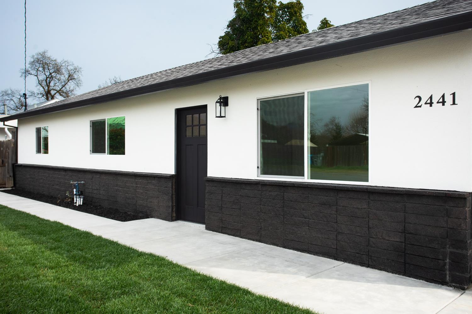 2441 Madrone Street Sutter, CA 95982 - Photo 36 of 47 a front view of a house with a yard