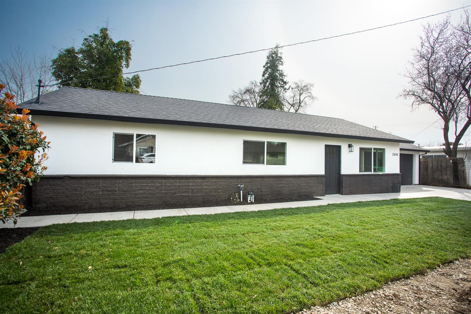 2441 Madrone Street Sutter, CA 95982 - Photo 39 of 47 a front view of a house with a yard