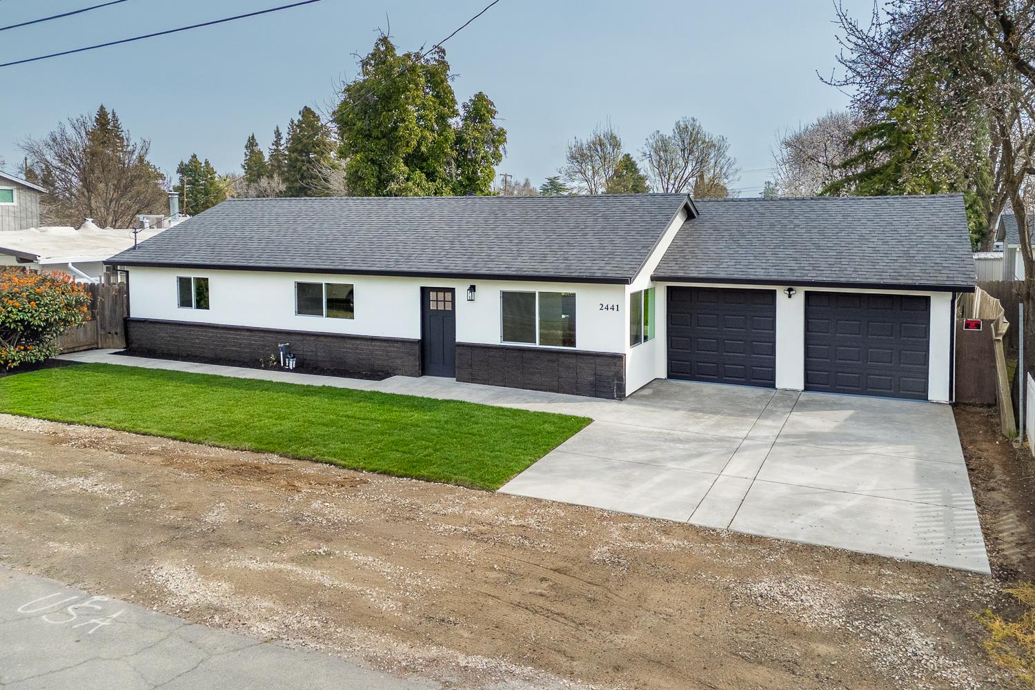 2441 Madrone Street Sutter, CA 95982 - Photo 40 of 47 front view of a house and a yard