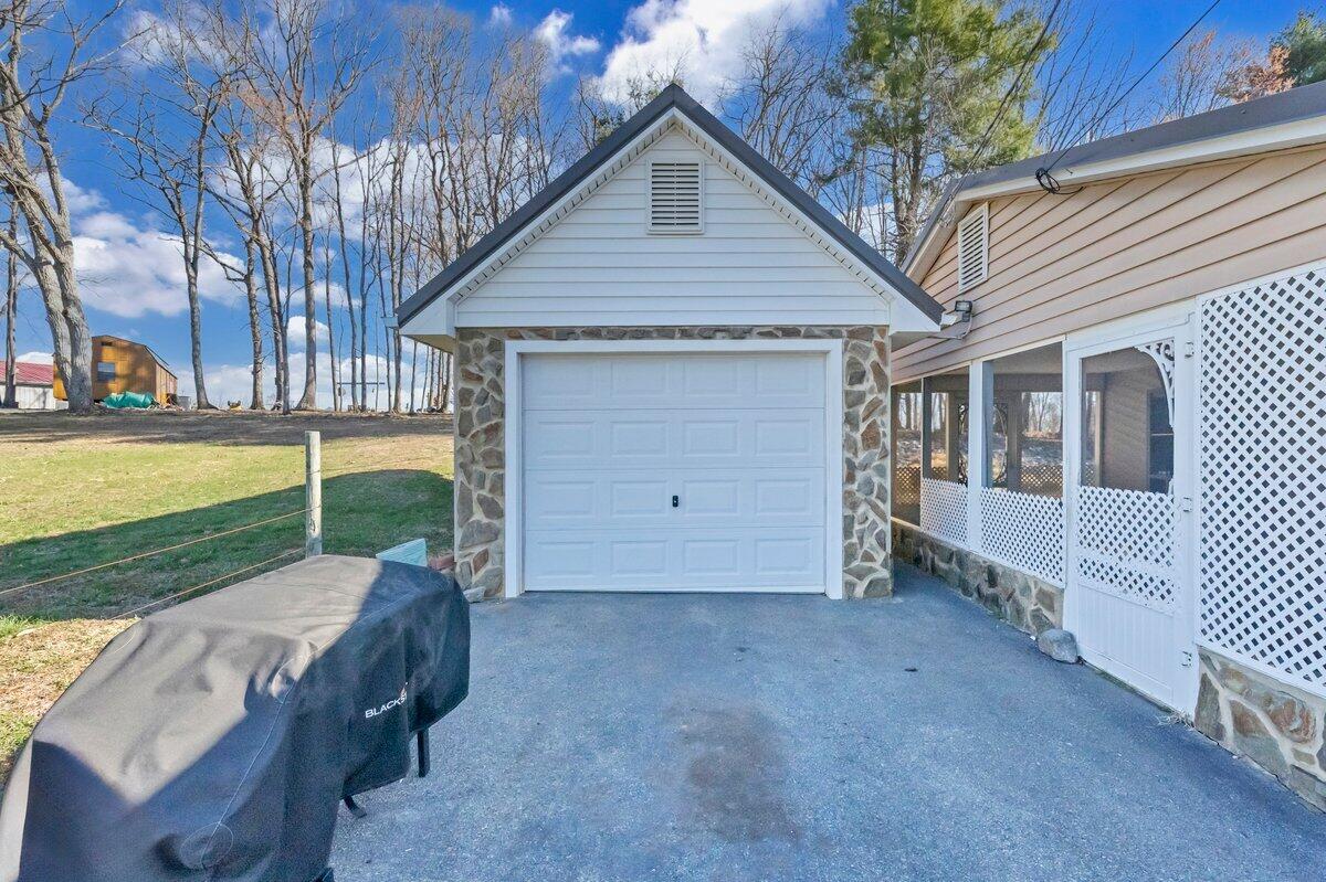 586 Doe Run Road Rocky Mount, VA 24151 - Photo 29 of 31 Garage