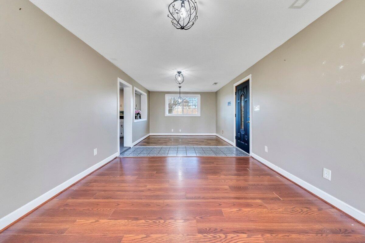 586 Doe Run Road Rocky Mount, VA 24151 - Photo 4 of 31 Family Room