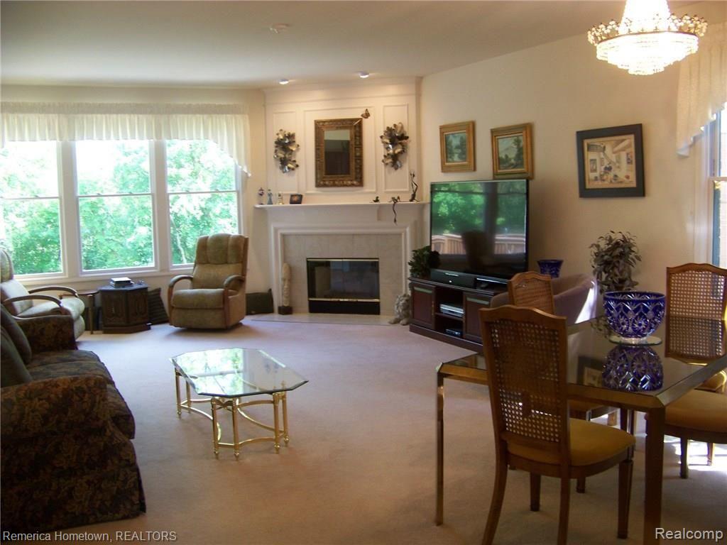 11184 Pinehurst Road Plymouth, MI 48170 - Photo 11 of 29 Great room-Dining area.jpg