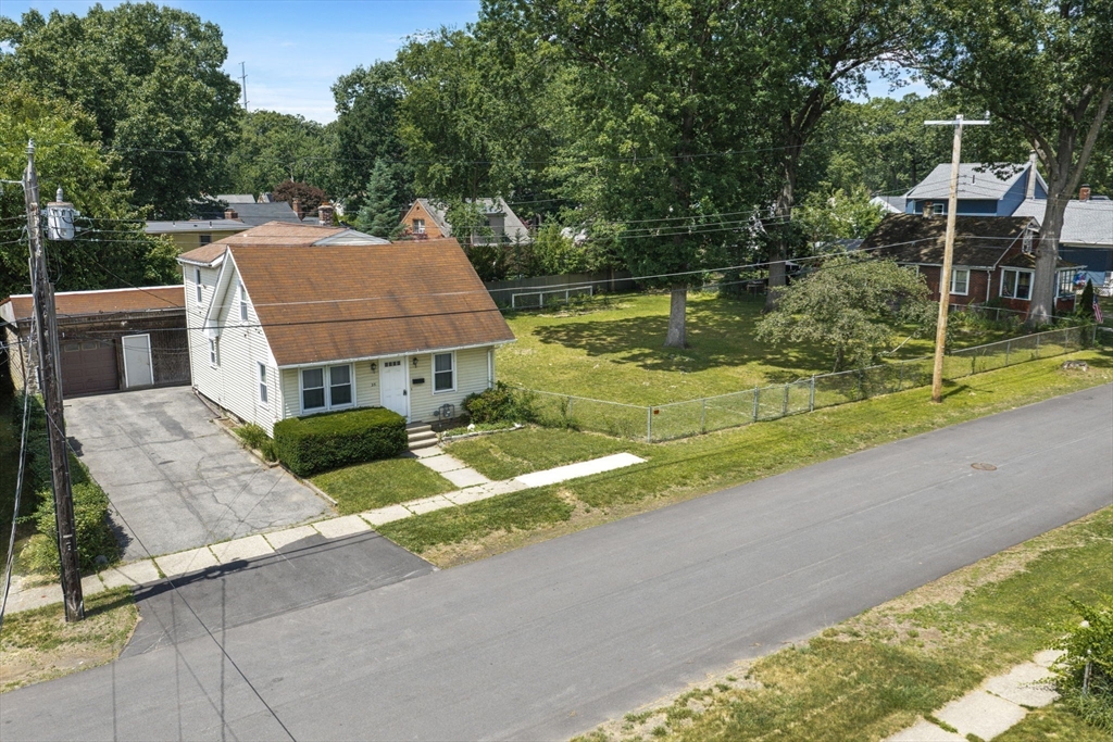25 Prince Avenue West Springfield, MA 01089 - Photo 2 of 31