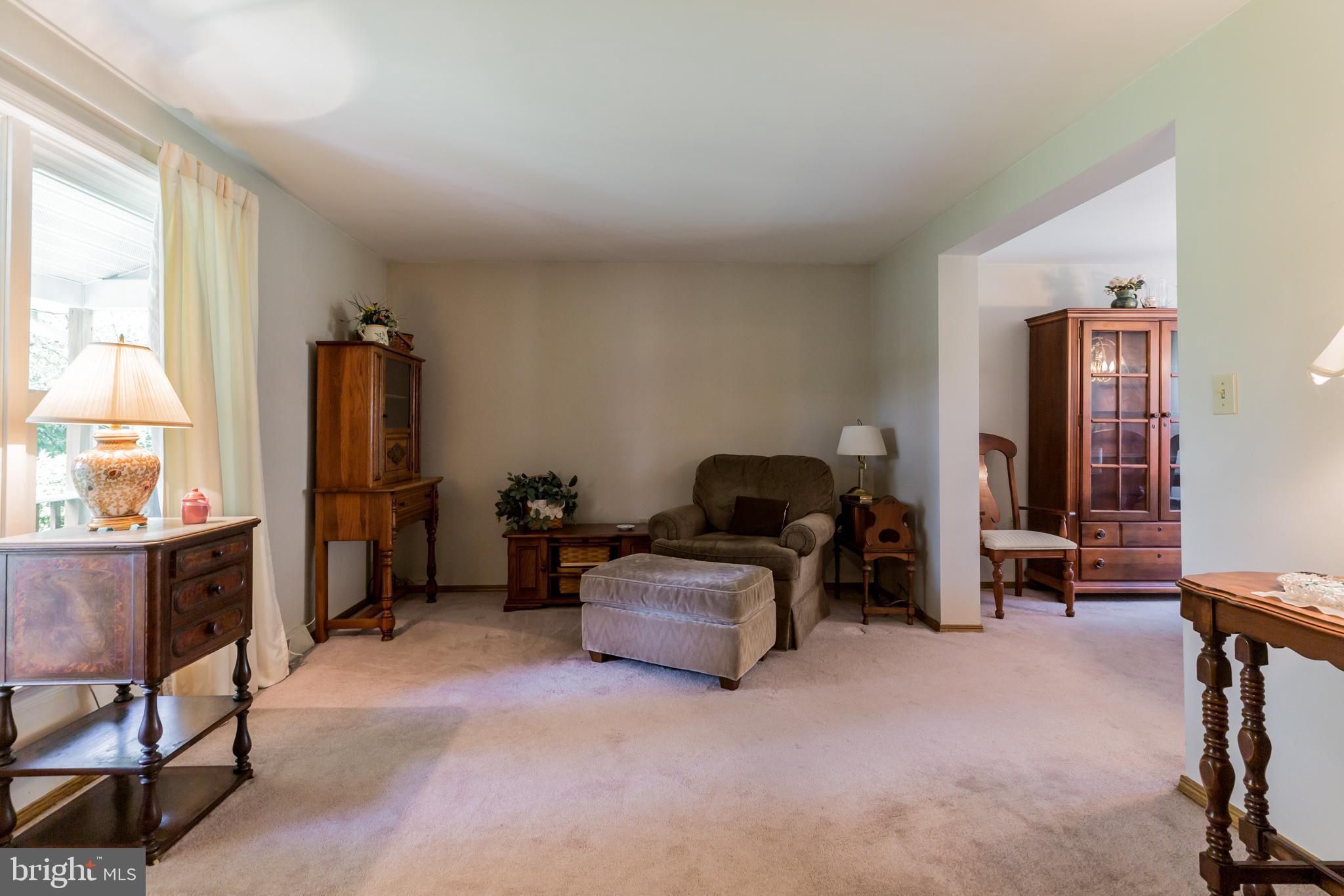 318 Moods Road Monroeville, NJ 08343 - Photo 19 of 36 Formal Living Room
