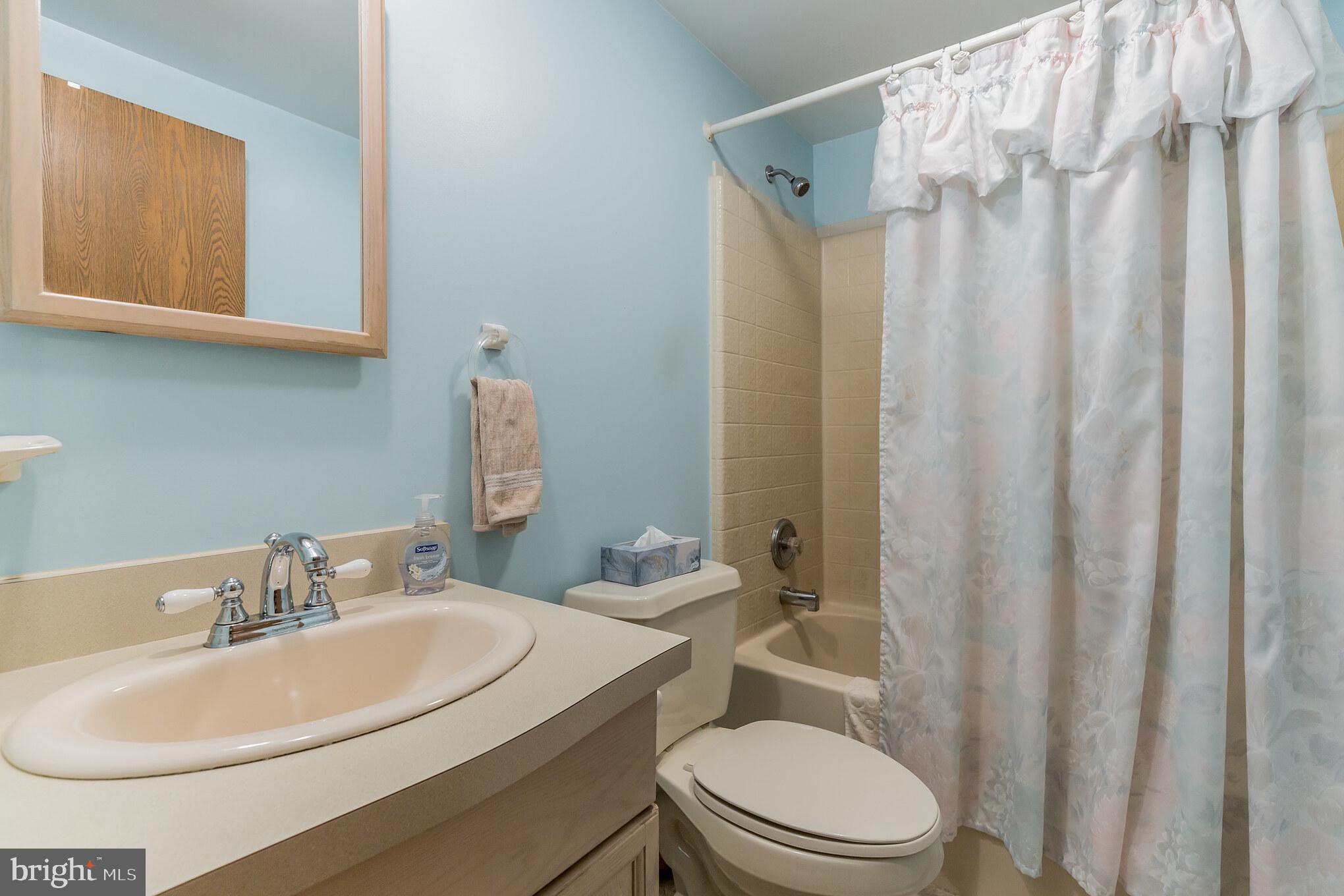 318 Moods Road Monroeville, NJ 08343 - Photo 32 of 36 Upstairs Hall Bath