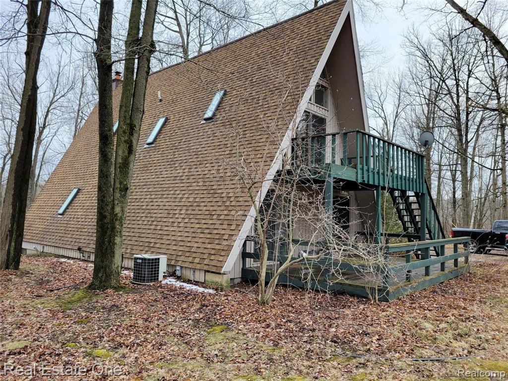 219 Dockham Road Columbiaville, MI 48421 - Photo 7 of 41