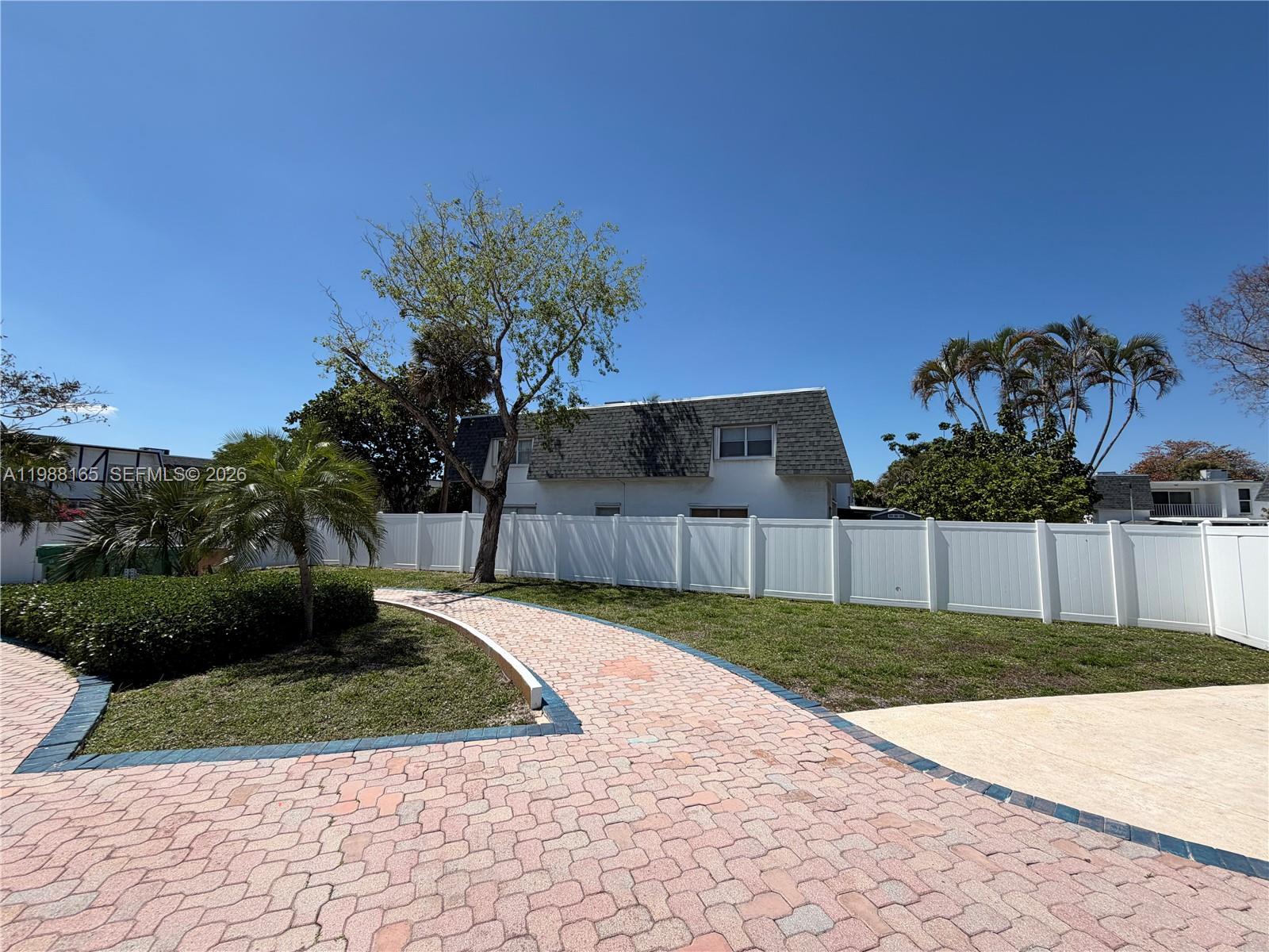 6760 Southwest 40th Street, Unit 41 Davie, FL 33314 - Photo 51 of 51 a view of a backyard