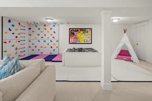 $2,700,000 | 17 Hunger Lane, Stowe, VT 05672