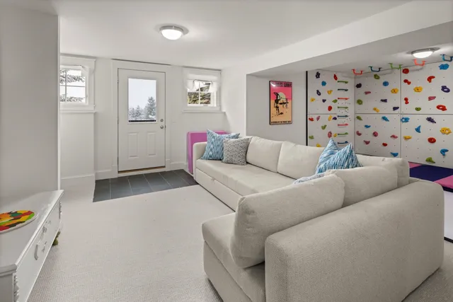 $2,700,000 | 17 Hunger Lane, Stowe, VT 05672