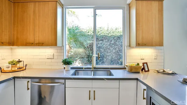 $1,389,000 | 1202 Hazel Place, Costa Mesa, CA 92626