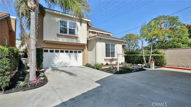 $1,389,000 | 1202 Hazel Place, Costa Mesa, CA 92626