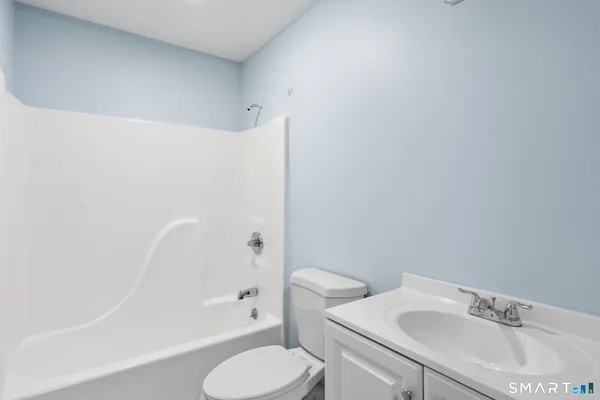 $250,000 | 302 Ashmead Cmns, Unit 302, Enfield, CT 06082