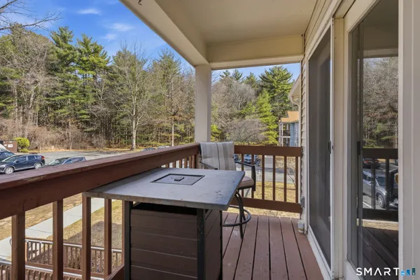 $250,000 | 302 Ashmead Cmns, Unit 302, Enfield, CT 06082