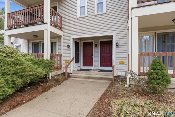 $250,000 | 302 Ashmead Cmns, Unit 302, Enfield, CT 06082
