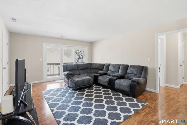 $250,000 | 302 Ashmead Cmns, Unit 302, Enfield, CT 06082