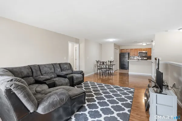 $250,000 | 302 Ashmead Cmns, Unit 302, Enfield, CT 06082