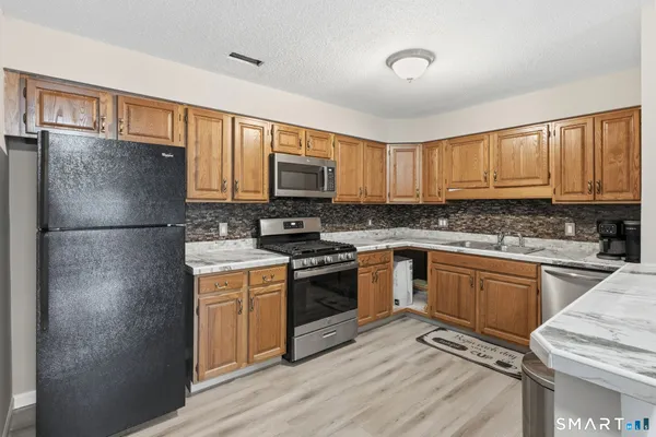 $250,000 | 302 Ashmead Cmns, Unit 302, Enfield, CT 06082
