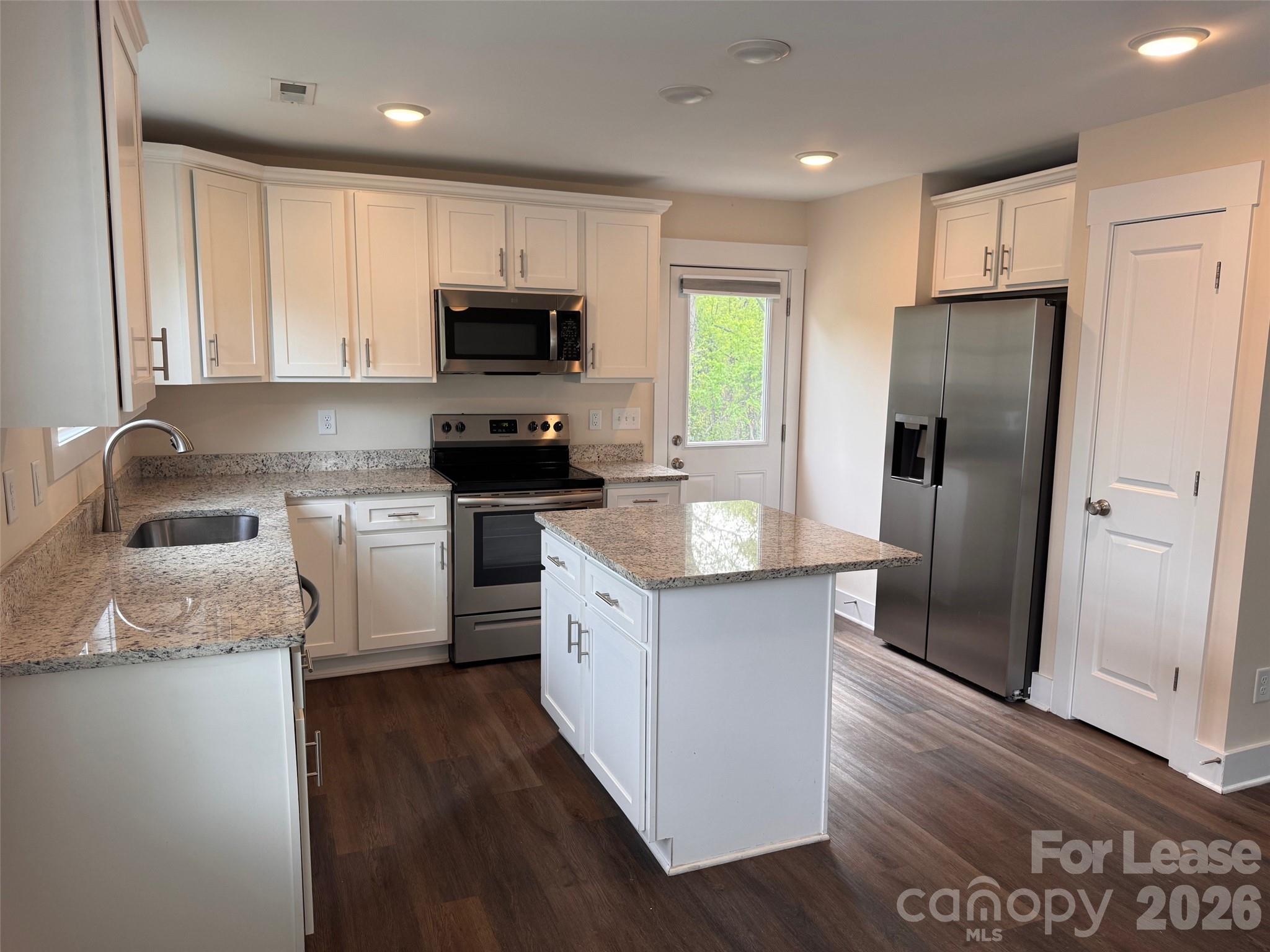 516 Beacon Street Gastonia, NC 28054 - Photo 4 of 13