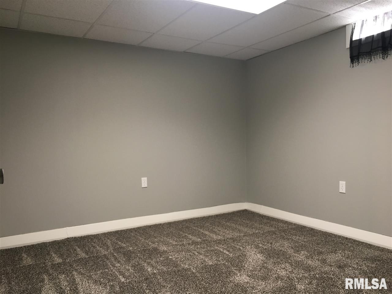 345 Jamestown Road Macomb, IL 61455 - Photo 12 of 17 Gallery Image 12