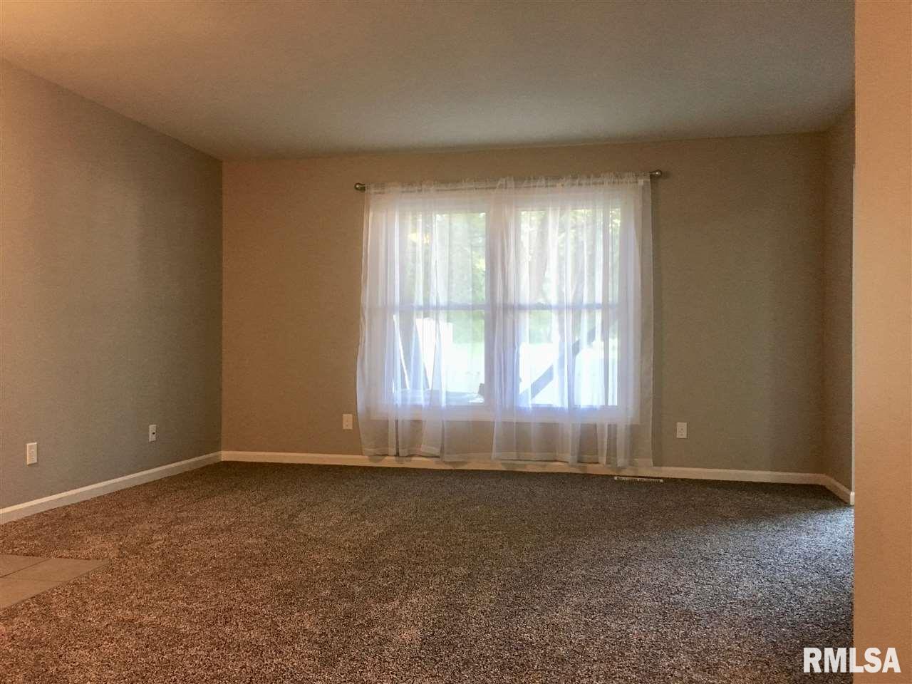 345 Jamestown Road Macomb, IL 61455 - Photo 3 of 17 Gallery Image 3
