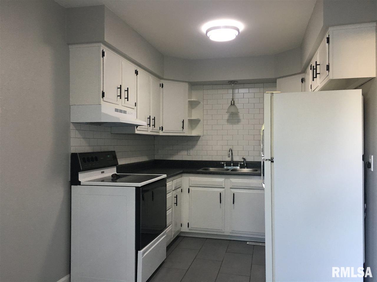345 Jamestown Road Macomb, IL 61455 - Photo 4 of 17 Gallery Image 4