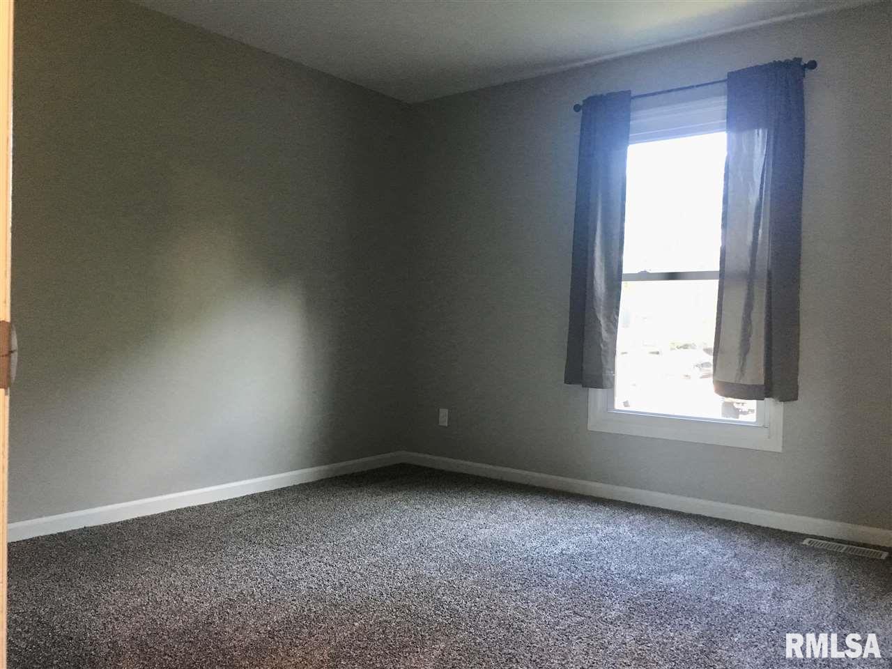 345 Jamestown Road Macomb, IL 61455 - Photo 8 of 17 Gallery Image 8