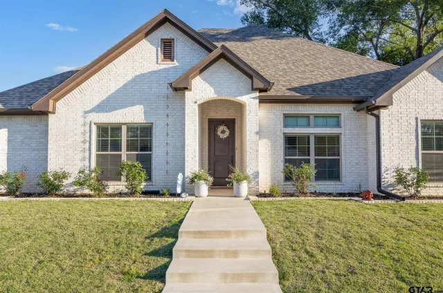 $379,000 | 110 Rose Row Lane, Winona, TX 75792
