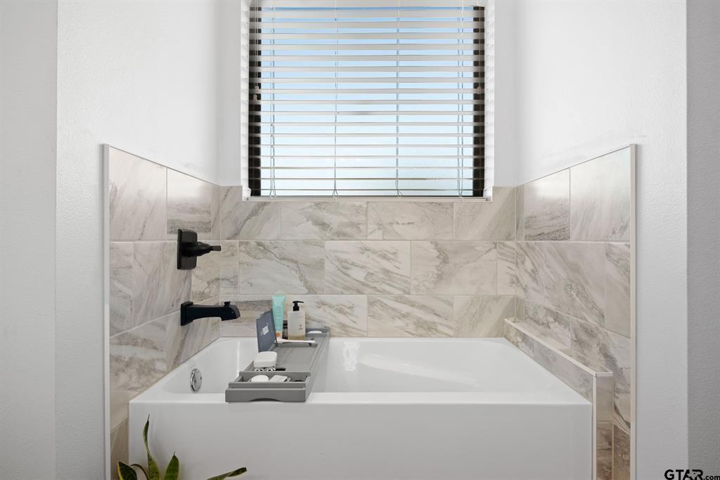 110 Rose Row Lane Winona, TX 75792 - Photo 23 of 39