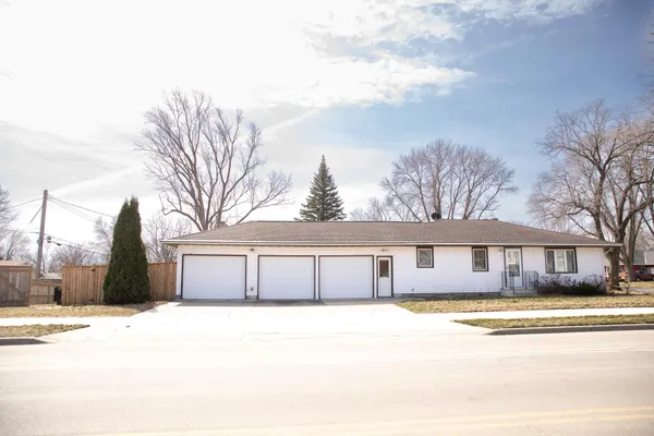 $225,900 | 17 Lincoln Avenue, Gaylord, MN 55334
