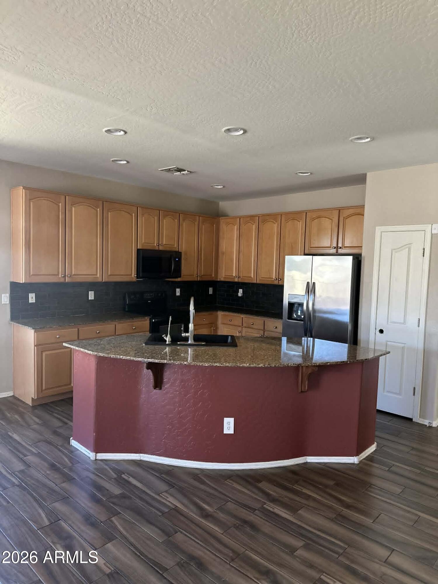 11864 West Monte Vista Road Avondale, AZ 85392 - Photo 12 of 36 91383aae-7ae7-4fbd-ba5a-7eabd69a4316