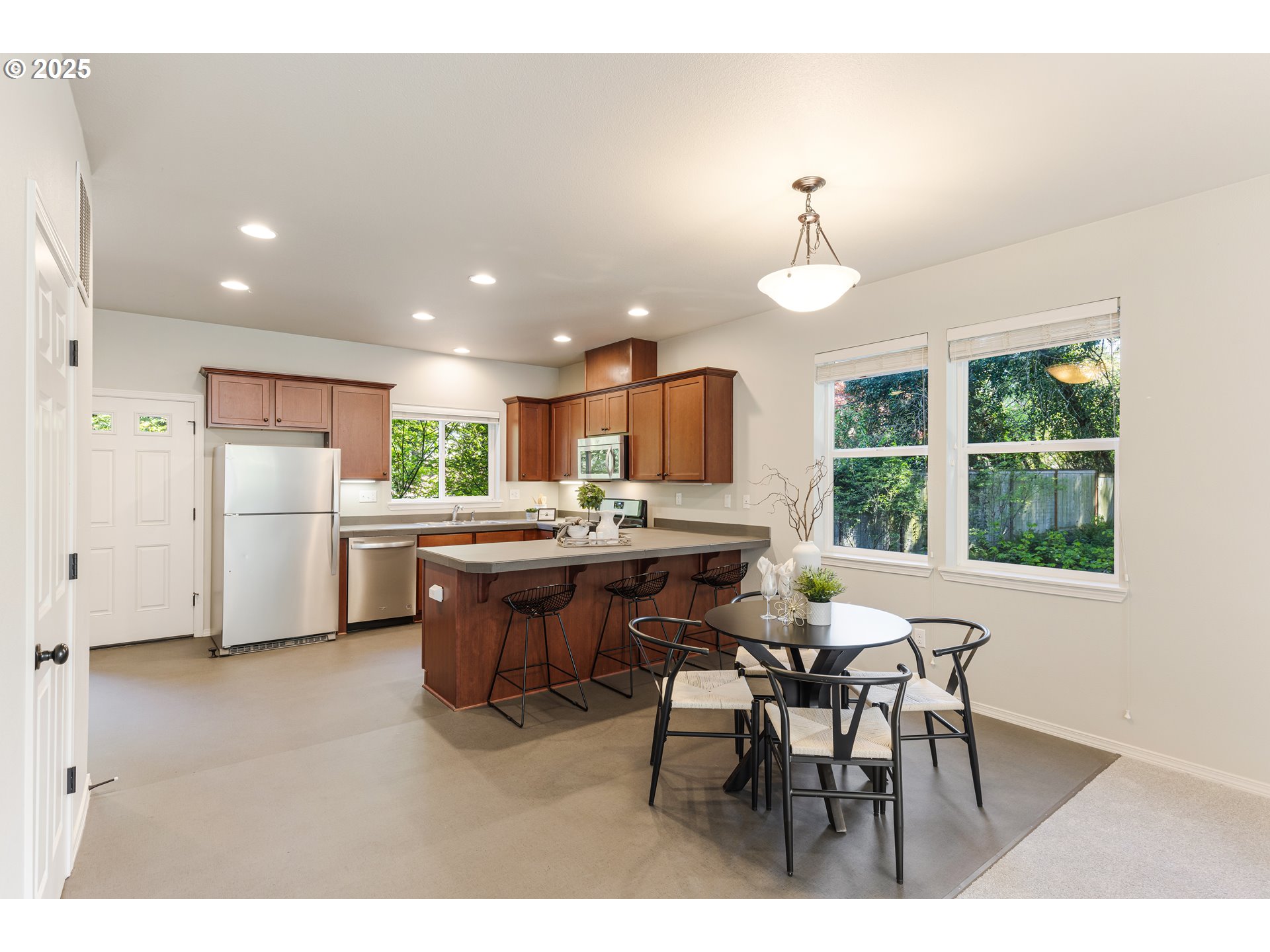 3342 Southwest Multnomah Boulevard Portland, OR 97219 - Photo 3 of 30 Gallery Image 3