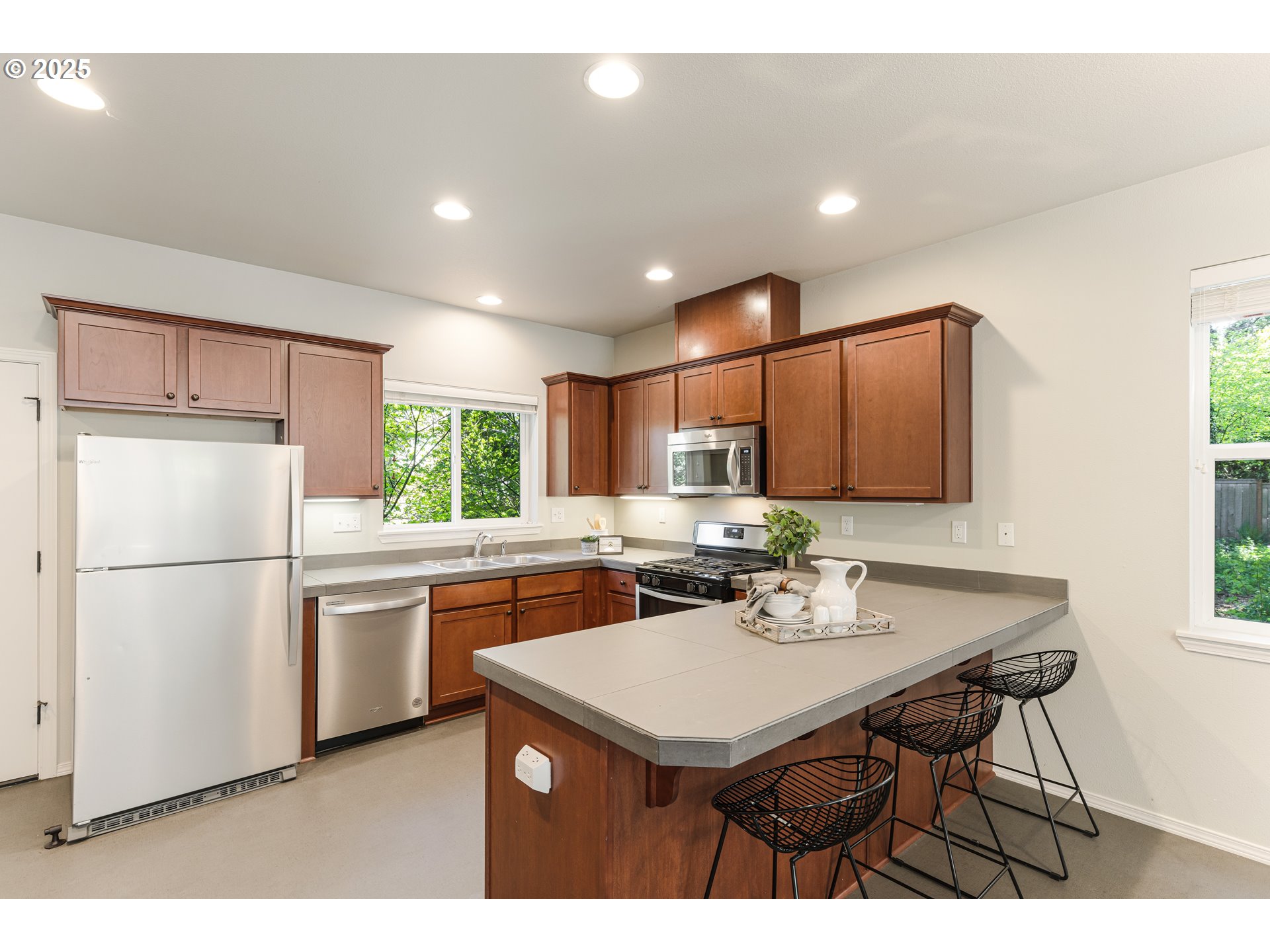 3342 Southwest Multnomah Boulevard Portland, OR 97219 - Photo 4 of 30 Gallery Image 4