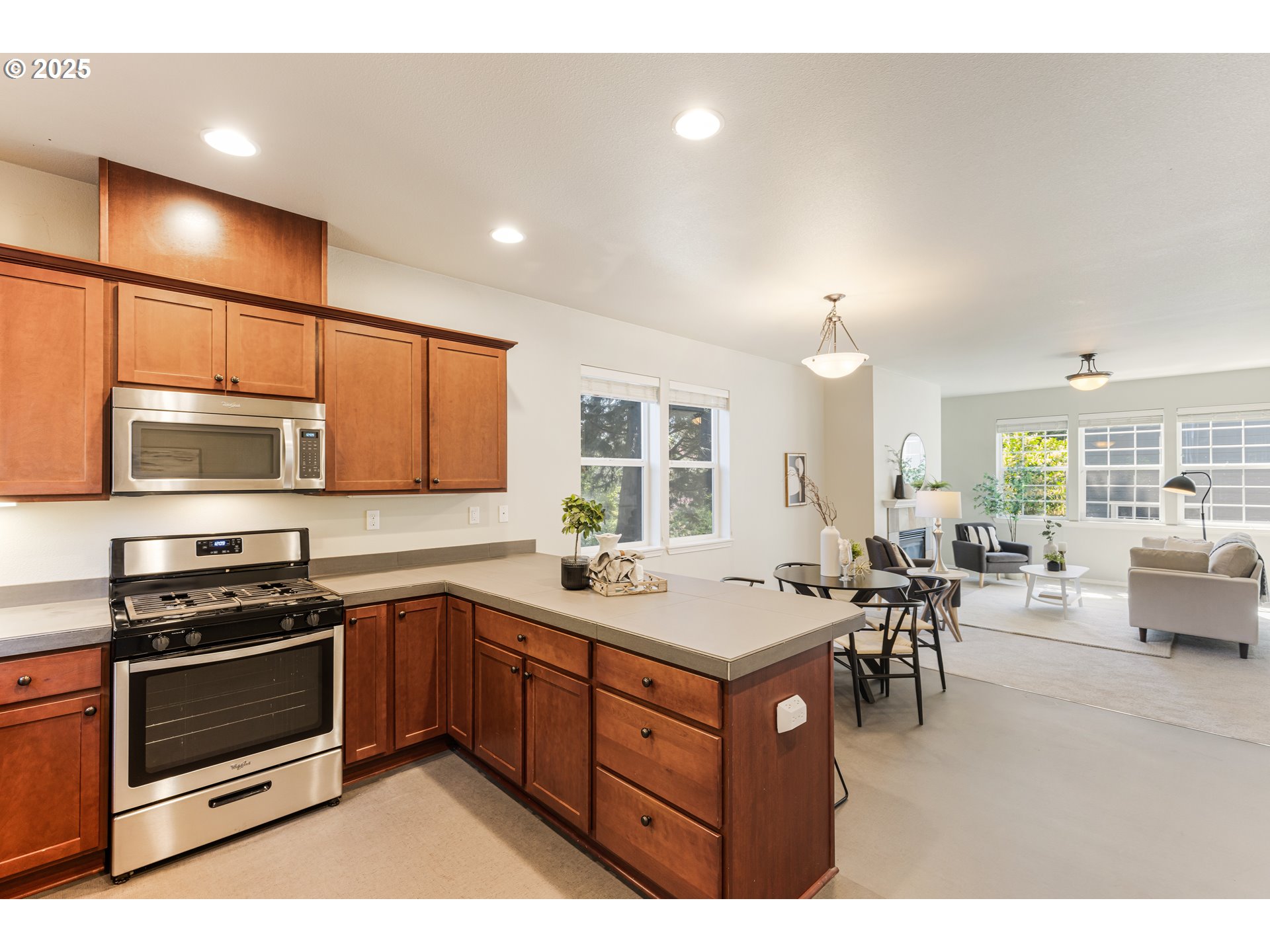 3342 Southwest Multnomah Boulevard Portland, OR 97219 - Photo 6 of 30 Gallery Image 6