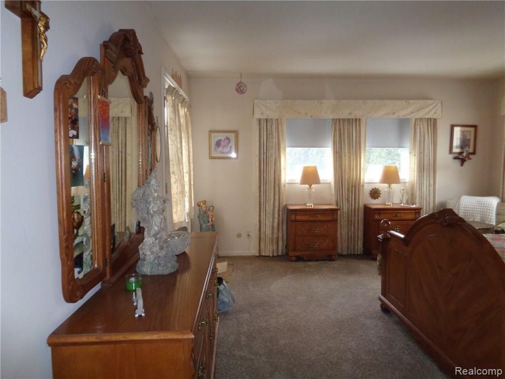 1409 Kennebec Road Grand Blanc, MI 48439 - Photo 6 of 13 MastBd21409.JPG