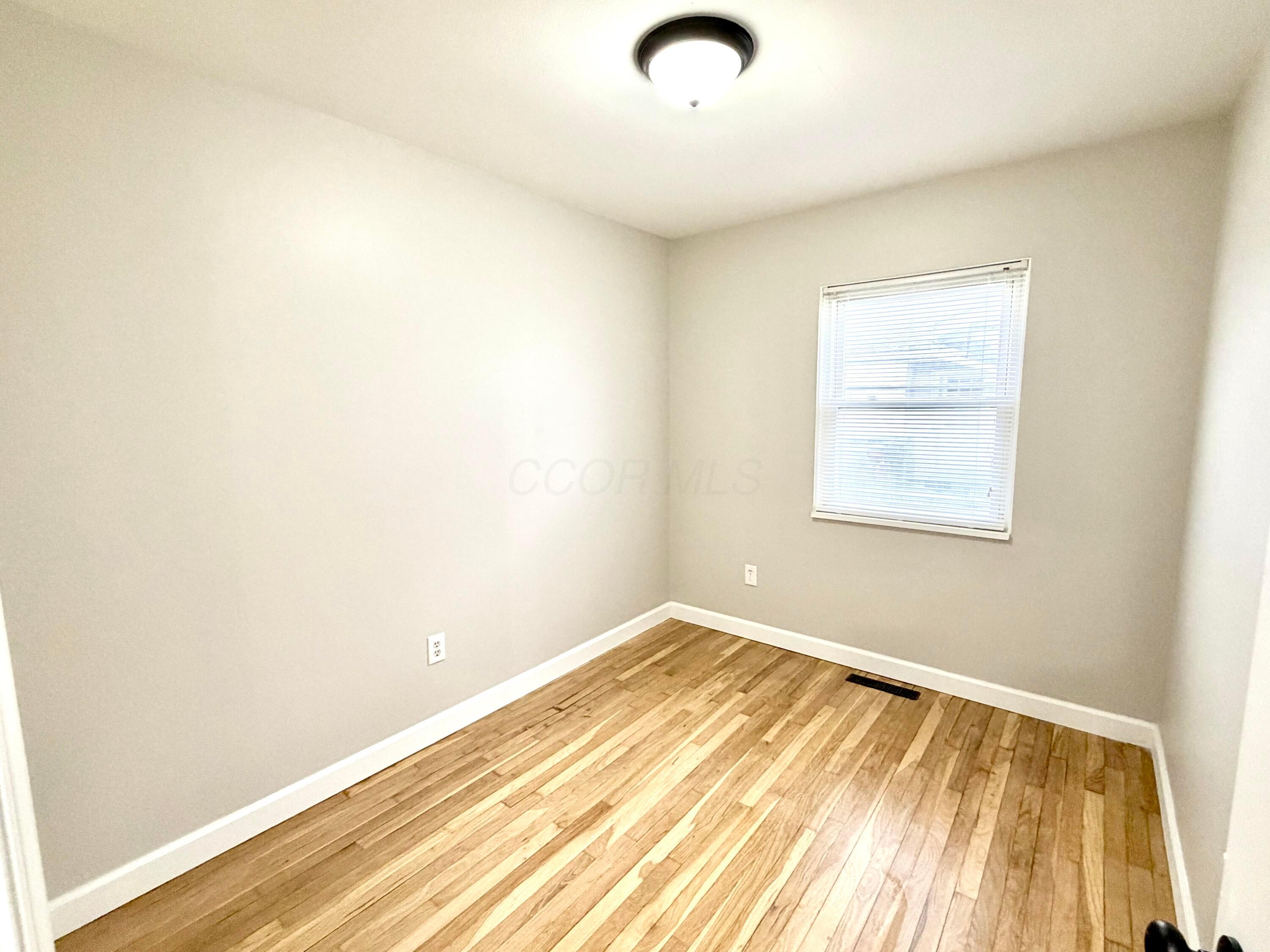 4827 Glendon Road Columbus, OH 43229 - Photo 8 of 19 8