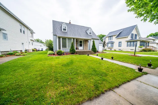 $214,999 | 109 2nd Street Southwest, Blooming Prairie, MN 55917